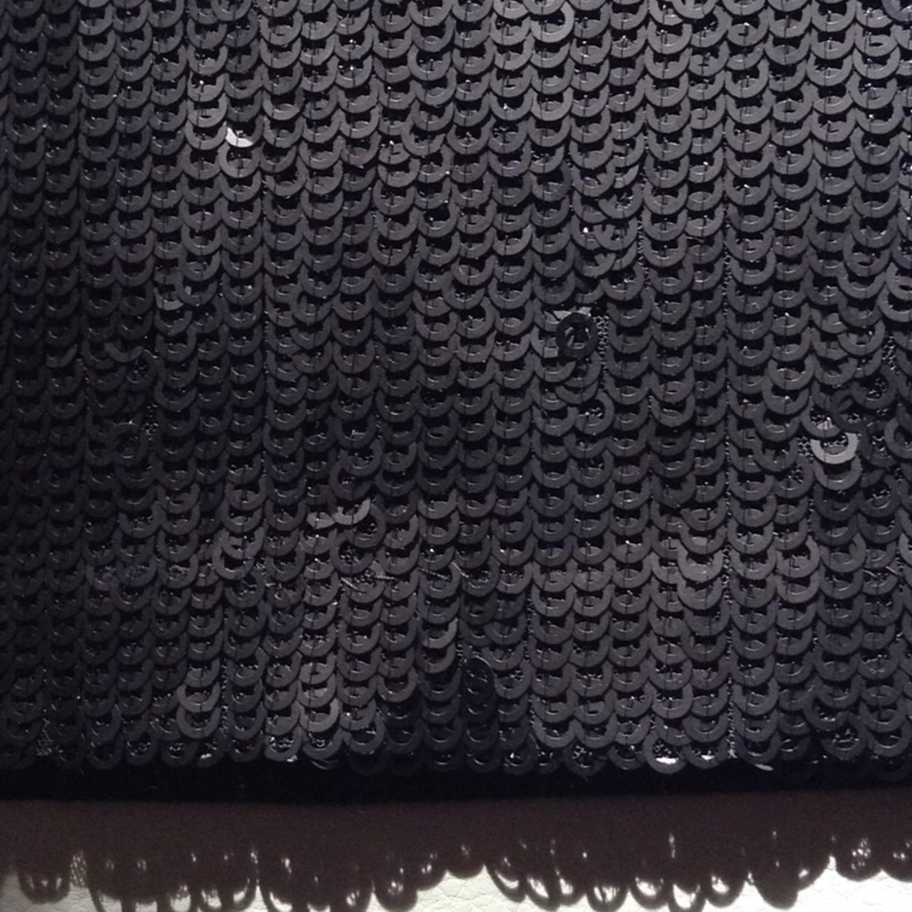 TAGLESS CALVIN K SEQUINED TAKK TOP LINED/RAW EDGE - Picture 3 of 7